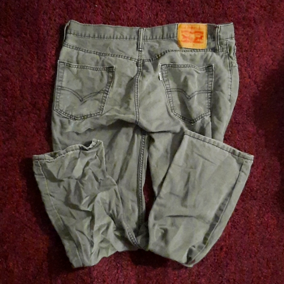 grey Levi's - Picture 2 of 3